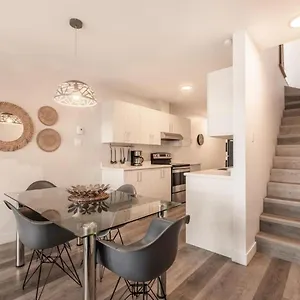  Appartement Big 2 Bedroom On 2 Floors - 1907 Canada